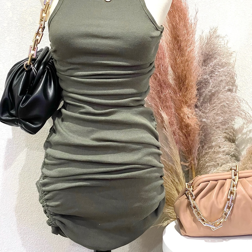 NWT KNIT SLEEVELESS RIBBED RUCHED DRESS - Picture 4 of 5